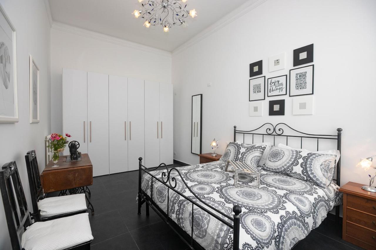 Real Italian Estate - Luxury Black&White Genua Exterior foto