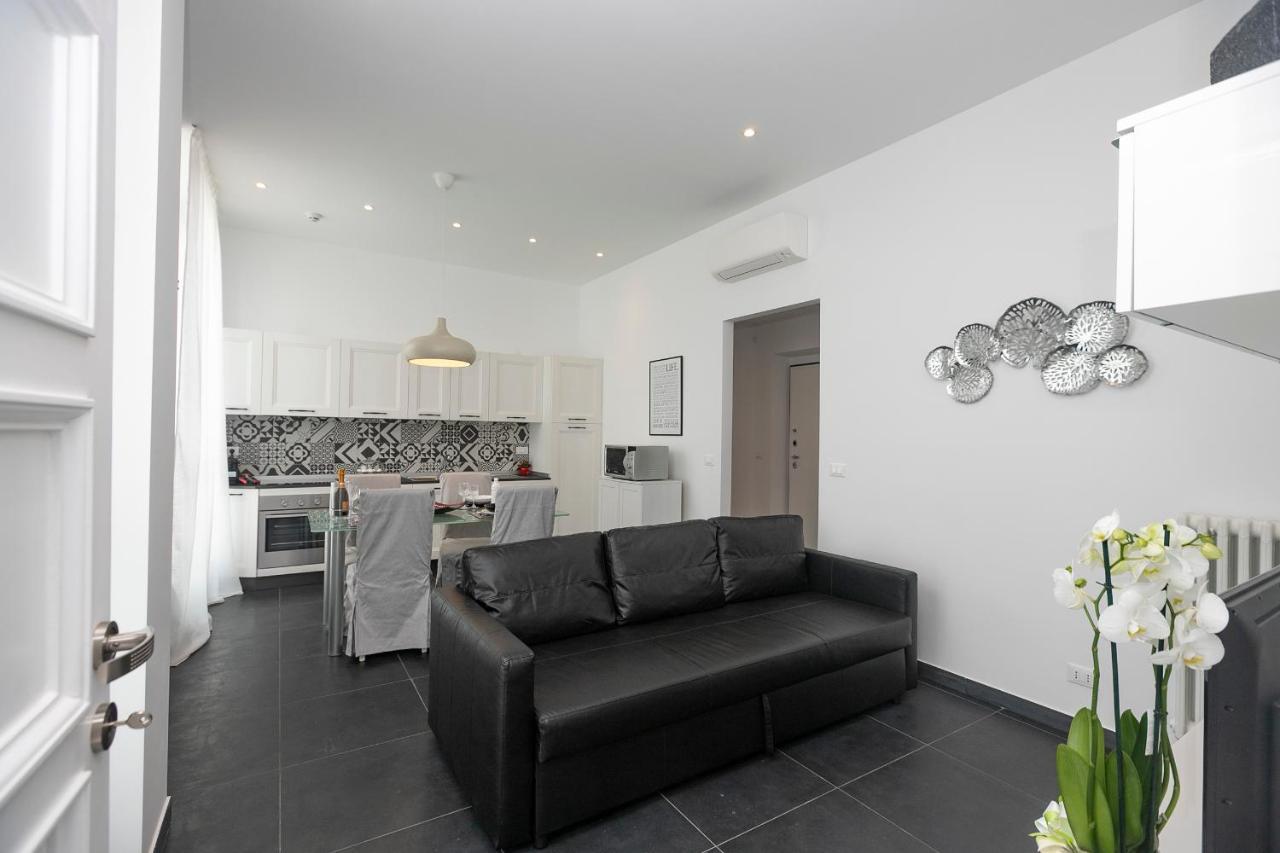 Real Italian Estate - Luxury Black&White Genua Exterior foto