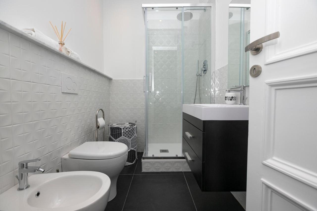 Real Italian Estate - Luxury Black&White Genua Exterior foto