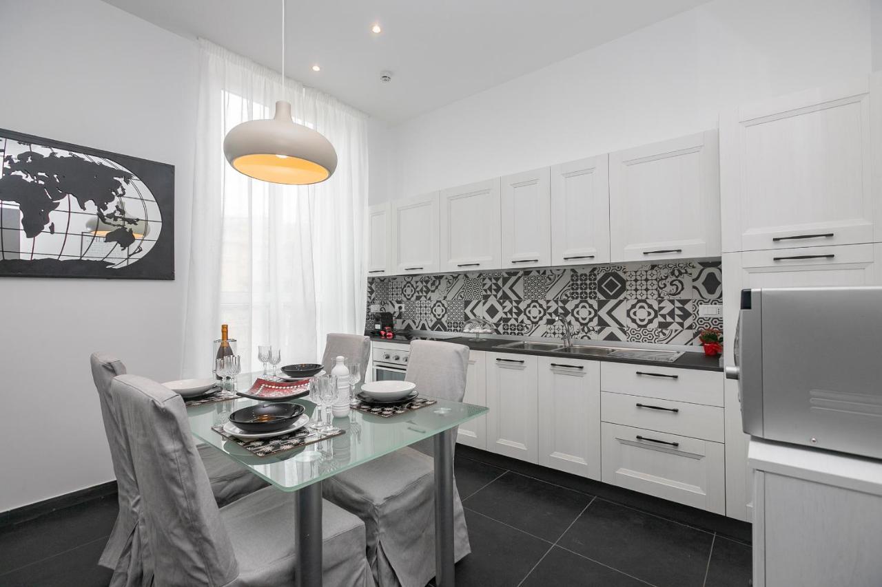 Real Italian Estate - Luxury Black&White Genua Exterior foto